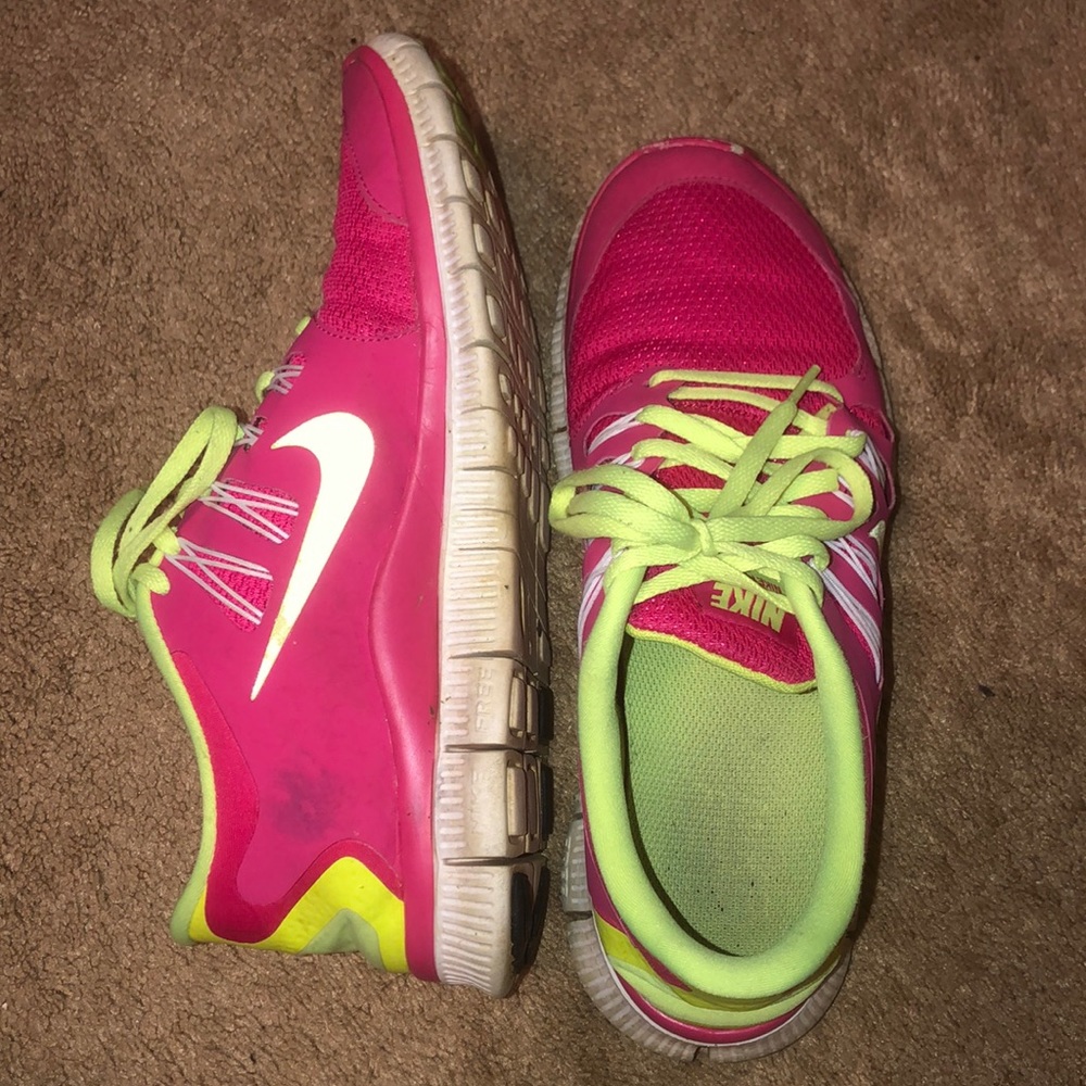 used nikes!!!! - Picture 5 of 8